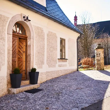 Apartment Baroque Chaplain House Kaplanka 1796 A. D. - Historical Luxury Apts In Bohemian Paradise